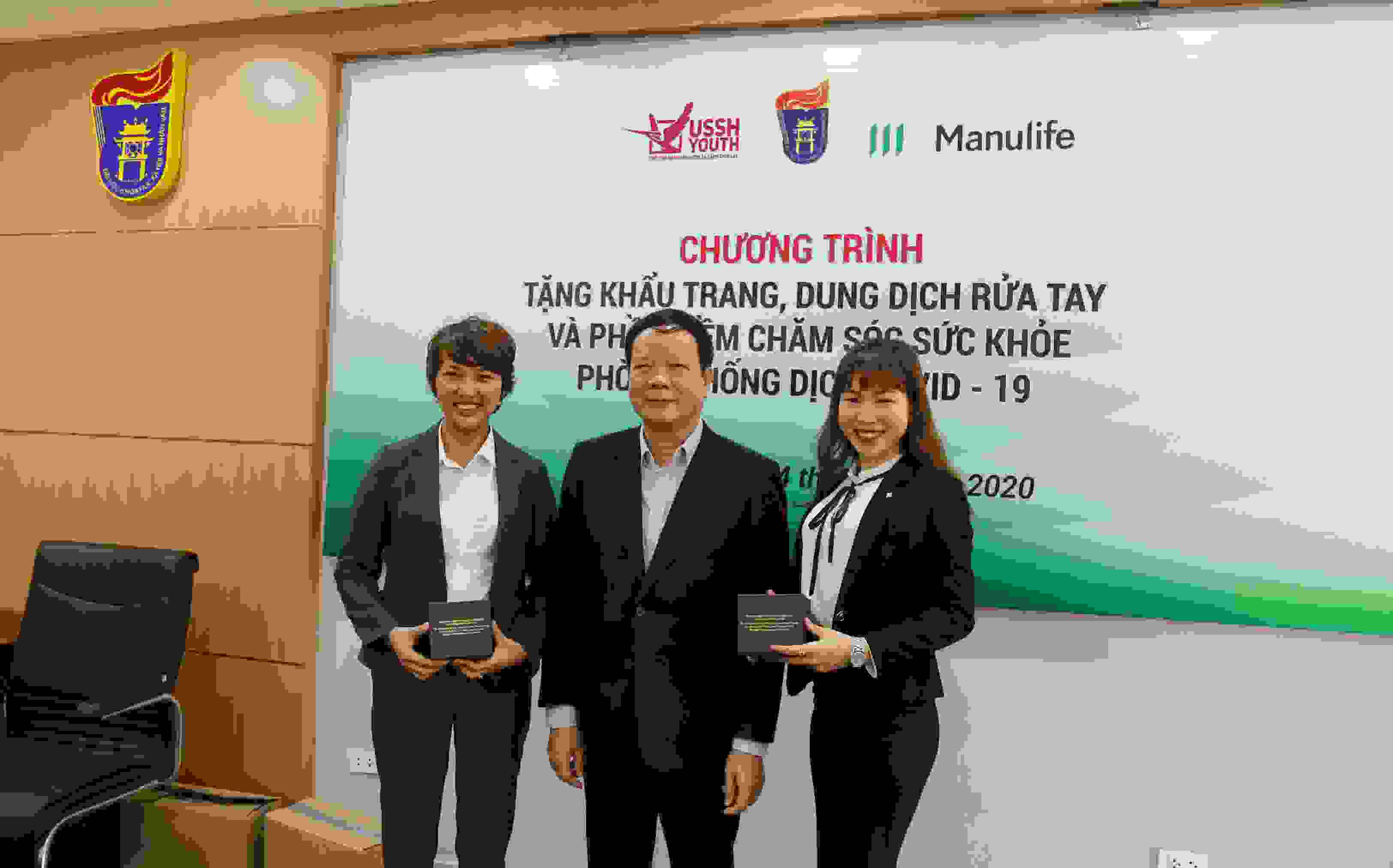 Công ty Manulife tăng khẩu trang. dung dịch rửa tay và phần mềm chăm sóc sức khỏe cho Ussh