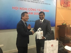 Ambassador of Sri Lanka to Vietnam talks before students of  game đánh chắn online đổi thưởng
