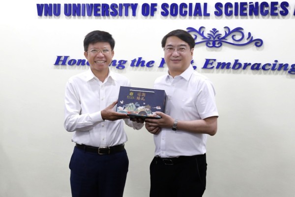 Strengthening the exchange of lecturers and students between VNU- game đánh chắn online đổi thưởng
 and Honghe Academy of China