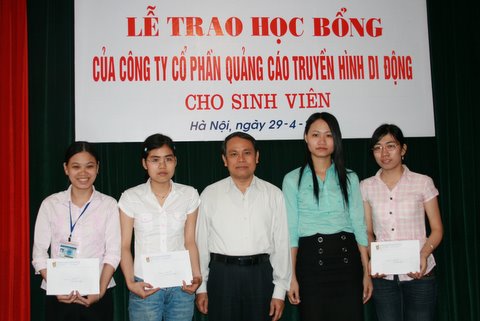 Lễ trao học bổng của Công ti cổ phần Quảng cáo Truyền hình di động