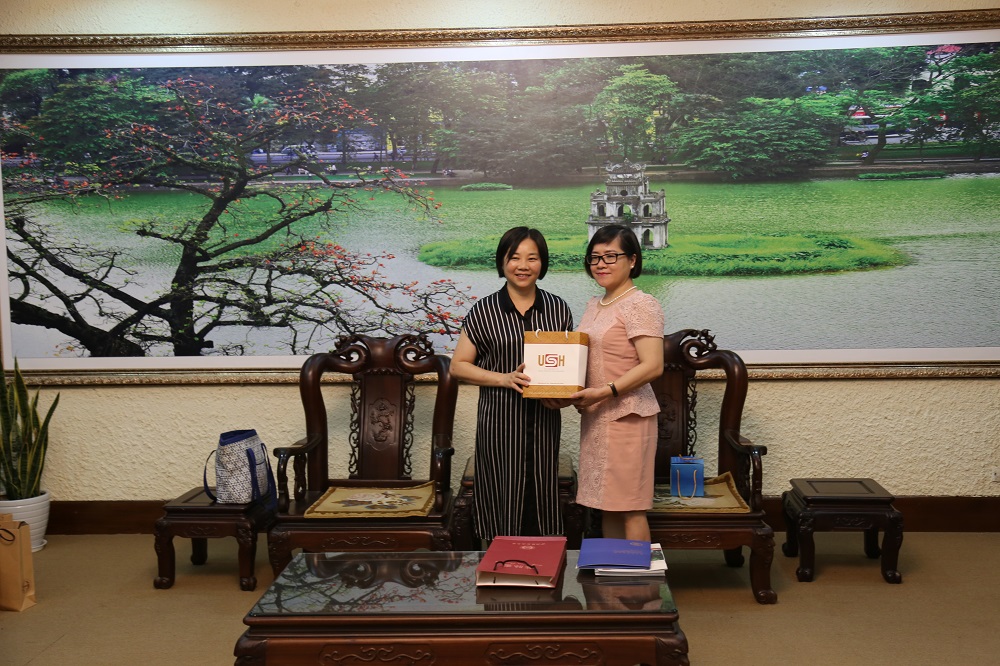 Meeting with the delegation of School of Oriental Languages and Literature, Sichuan International Studies University (China)